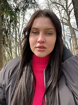 Snapshot of KikiWatson chatting on 03.20.25 KikiWatson online show from 03.20.25