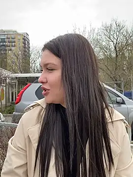 Snapshot of KikiWatson chatting on 03.21.25 KikiWatson online show from 03.21.25