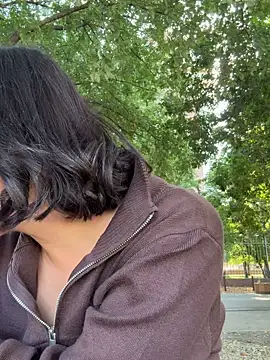 Snapshot of KikiWatson chatting on 09.12.25 KikiWatson online show from 09.12.25