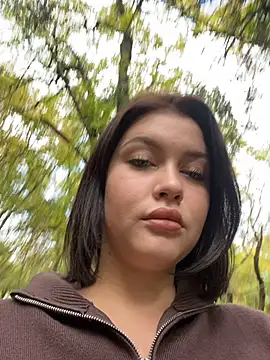 Snapshot of KikiWatson chatting on 10.11.25 KikiWatson online show from 10.11.25