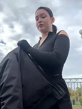 Snapshot of KikiWatson chatting on 10.25.25 KikiWatson online show from 10.25.25