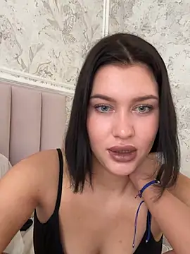 KikiWatson online show from 02.08.26