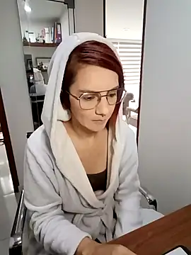 your red rose  online show from 12.10.24