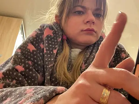 Snapshot of SkyAdelina241 chatting on 01.22.25 SkyAdelina241 online show from 01.22.25