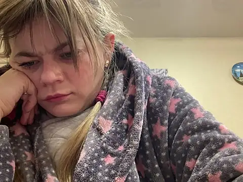 Snapshot of SkyAdelina241 chatting on 01.22.25 SkyAdelina241 online show from 01.22.25