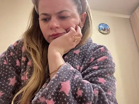 Snapshot of SkyAdelina241 chatting on 01.27.25 SkyAdelina241 online show from 01.27.25