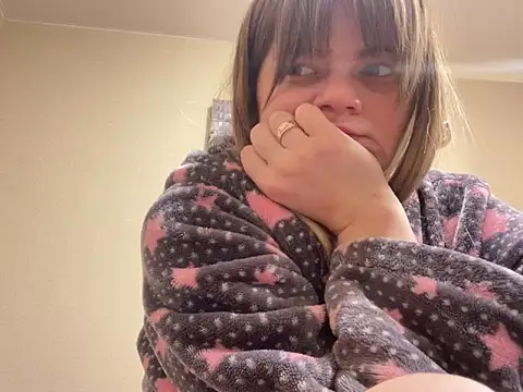 Snapshot of SkyAdelina241 chatting on 01.28.25 SkyAdelina241 online show from 01.28.25