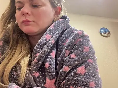 Snapshot of SkyAdelina241 chatting on 01.28.25 SkyAdelina241 online show from 01.28.25