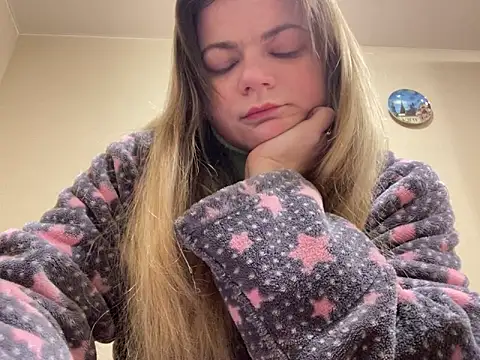 Snapshot of SkyAdelina241 chatting on 02.03.25 SkyAdelina241 online show from 02.03.25