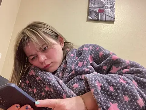 Snapshot of SkyAdelina241 chatting on 02.08.25 SkyAdelina241 online show from 02.08.25