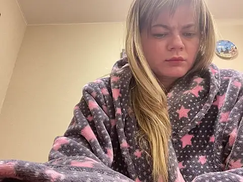 Snapshot of SkyAdelina241 chatting on 02.08.25 SkyAdelina241 online show from 02.08.25