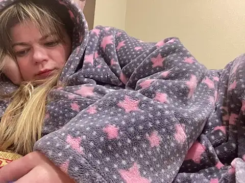 Snapshot of SkyAdelina241 chatting on 02.10.25 SkyAdelina241 online show from 02.10.25