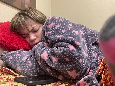 Snapshot of SkyAdelina241 chatting on 02.10.25 SkyAdelina241 online show from 02.10.25