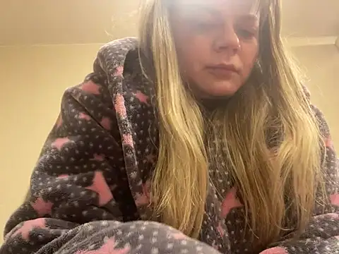 Snapshot of SkyAdelina241 chatting on 02.13.25 SkyAdelina241 online show from 02.13.25