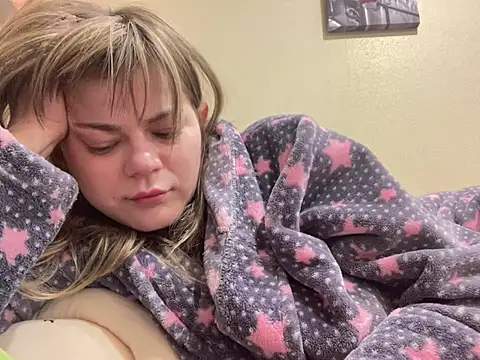 Snapshot of SkyAdelina241 chatting on 02.15.25 SkyAdelina241 online show from 02.15.25