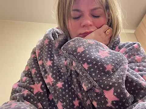 Snapshot of SkyAdelina241 chatting on 02.24.25 SkyAdelina241 online show from 02.24.25