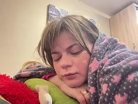 Snapshot of SkyAdelina241 chatting on 02.26.25 SkyAdelina241 online show from 02.26.25