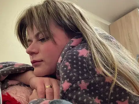 Snapshot of SkyAdelina241 chatting on 03.01.25 SkyAdelina241 online show from 03.01.25