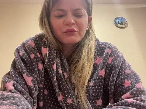 Snapshot of SkyAdelina241 chatting on 03.12.25 SkyAdelina241 online show from 03.12.25