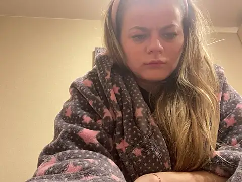 Snapshot of SkyAdelina241 chatting on 03.14.25 SkyAdelina241 online show from 03.14.25