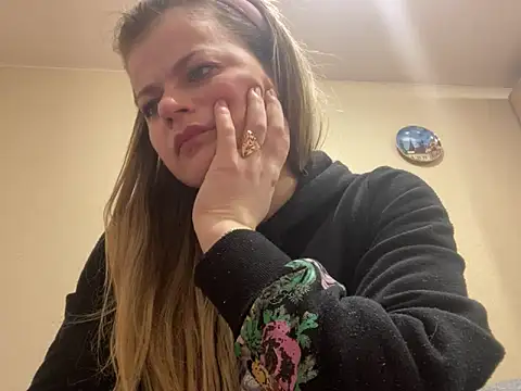 Snapshot of SkyAdelina241 chatting on 03.15.25 SkyAdelina241 online show from 03.15.25