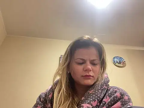 Snapshot of SkyAdelina241 chatting on 03.20.25 SkyAdelina241 online show from 03.20.25