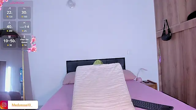 medussa13  online show from 02.28.26