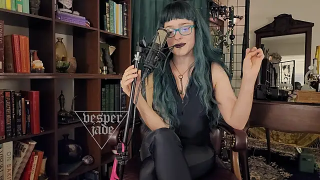 Snapshot of vesperjadex chatting on 10.20.25 vesperjadex online show from 10.20.25