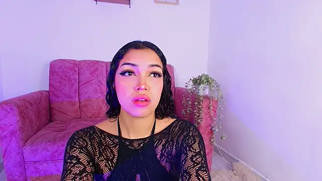 Snapshot of Sara_Jhonson chatting on 11.21.25 Sara Jhonson online show from 11.21.25