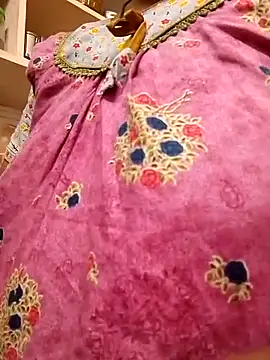 Snapshot of sneha_telugu_girl chatting on 12.25.24 sneha telugu girl online show from 12.25.24