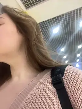 Snapshot of Topvi_ chatting on 12.23.24 Topvi  online show from 12.23.24