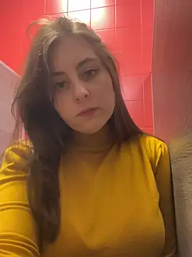 Snapshot of Topvi_ chatting on 12.27.24 Topvi  online show from 12.27.24