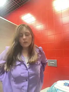 Snapshot of Topvi_ chatting on 01.11.25 Topvi  online show from 01.11.25