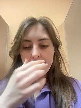 Snapshot of Topvi_ chatting on 01.19.25 Topvi  online show from 01.19.25