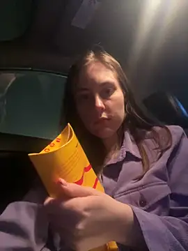 Snapshot of Topvi_ chatting on 01.19.25 Topvi  online show from 01.19.25