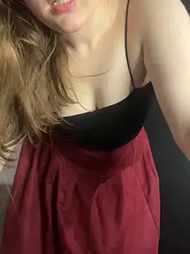 Snapshot of Topvi_ chatting on 02.17.25 Topvi  online show from 02.17.25