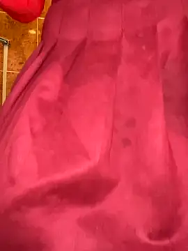 Snapshot of Topvi_ chatting on 10.12.25 Topvi  online show from 10.12.25