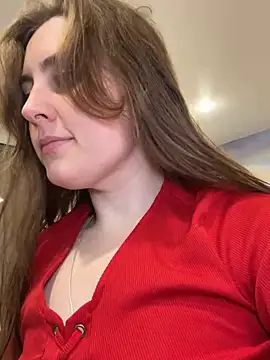 Snapshot of Topvi_ chatting on 10.16.25 Topvi  online show from 10.16.25