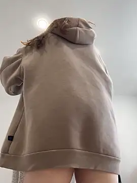 Topvi  online show from 11.09.25