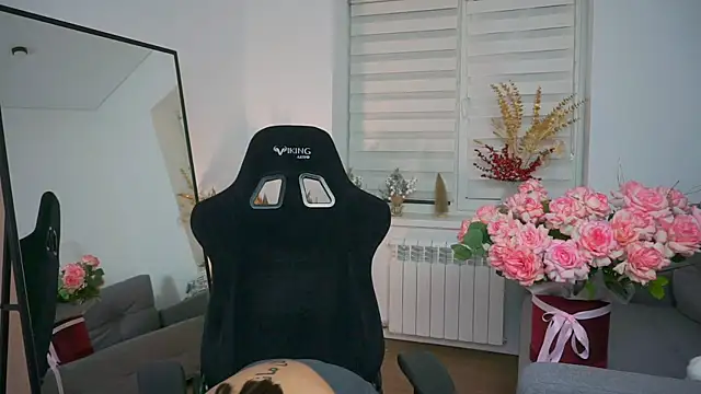 Peopleneedlove144 online show from 01.12.25