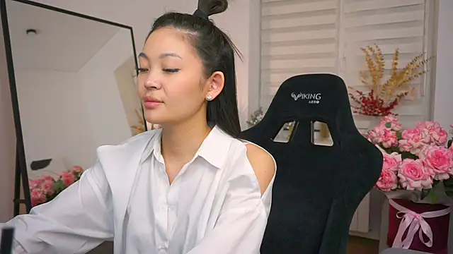 Peopleneedlove144 online show from 01.12.25