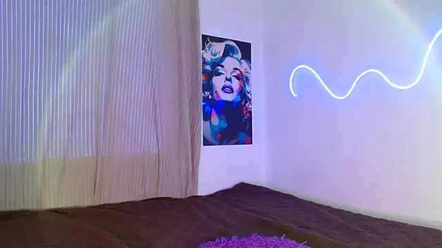 AlessiaVal  online show from 04.08.26