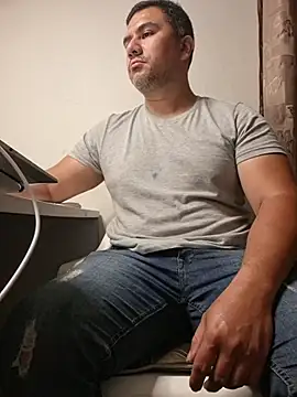 Snapshot of pob_cam chatting on 10.26.25 pob cam online show from 10.26.25