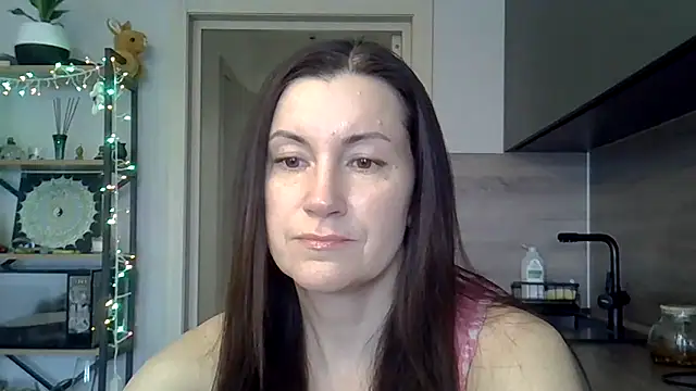 Snapshot of jainesummer chatting on 02.11.25 jainesummer online show from 02.11.25