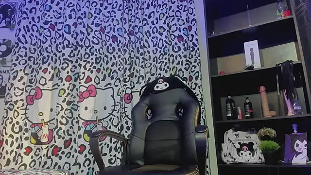 Snapshot of yulianademond66 chatting on 10.25.25 yulianademond66 online show from 10.25.25