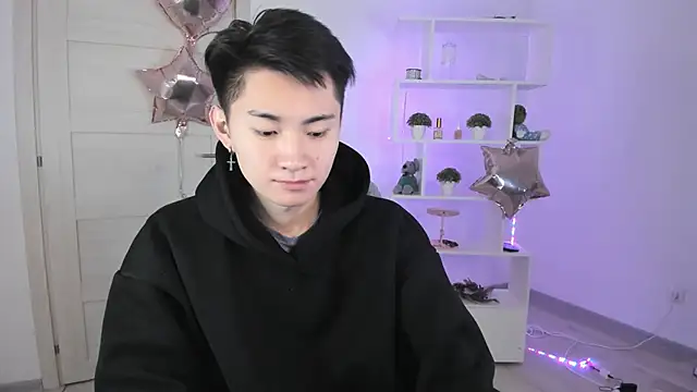 Snapshot of Miram_Yu chatting on 12.02.24 Miram Yu online show from 12.02.24