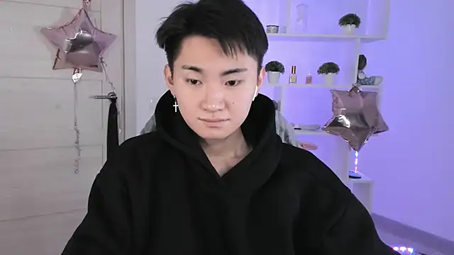 Snapshot of Miram_Yu chatting on 12.05.24 Miram Yu online show from 12.05.24