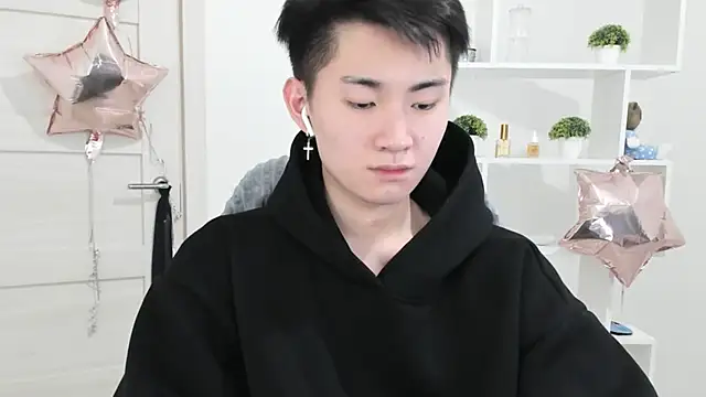 Snapshot of Miram_Yu chatting on 12.06.24 Miram Yu online show from 12.06.24
