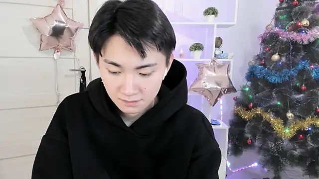 Snapshot of Miram_Yu chatting on 12.18.24 Miram Yu online show from 12.18.24