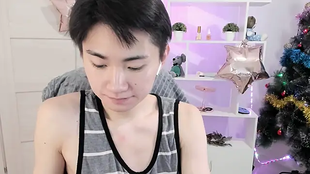 Snapshot of Miram_Yu chatting on 12.24.24 Miram Yu online show from 12.24.24
